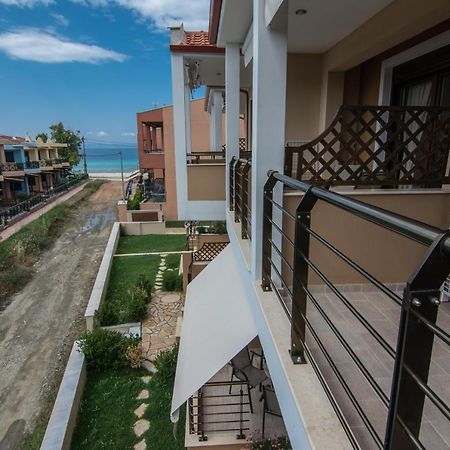 Dafni'S Seaside Luxury Studios 니키티 외부 사진