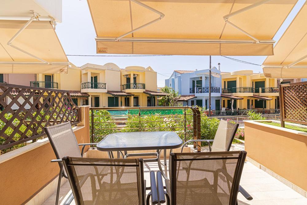 Dafni'S Seaside Luxury Studios 니키티 외부 사진